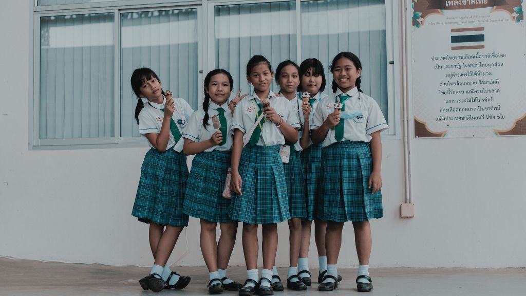 10 Reasons Why Students Should Wear Uniforms
